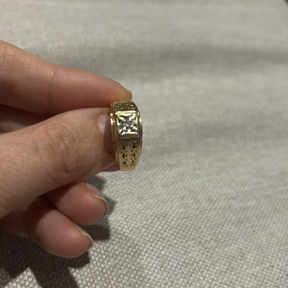 Vintage 14kt gold diamond ring approx size 10